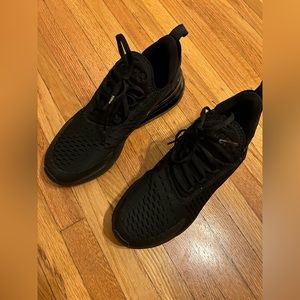 Air vapor max Nike usados algunas veces incomodos para mi por eso los vendo